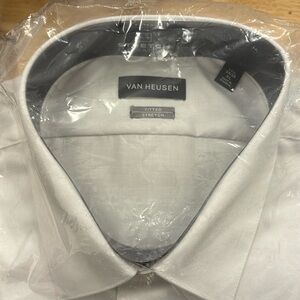 Van Heusen NWT fitted, stretch, wrinkle free, button down